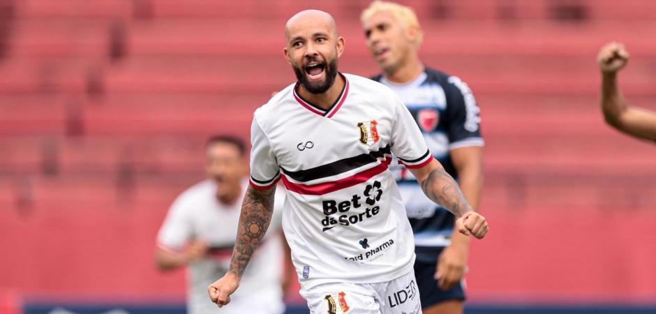 Santa Cruz vence o Jaguar no Arruda e segue na disputa pelo G2 do Pernambucano