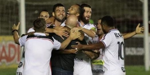 Santa Cruz vence o Botafogo-PB e assume a liderança do grupo A