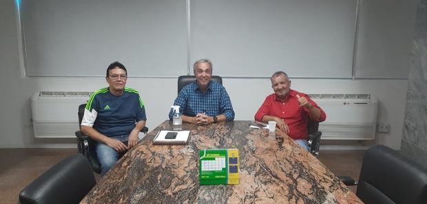 Presidente do Palmeiras de Boa Viagem faz visita à FPF
