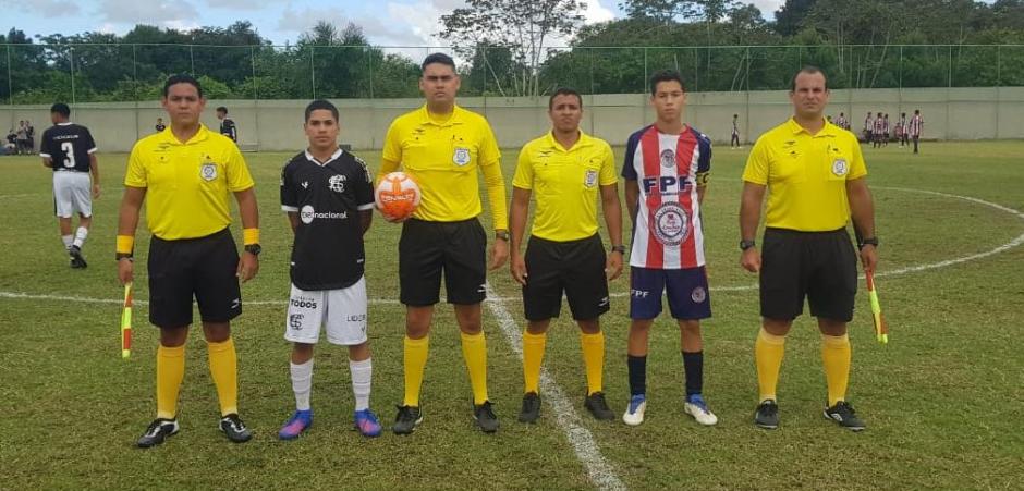 Santa Cruz e Retrô vencem pelo Campeonato Pernambucano Sub-15