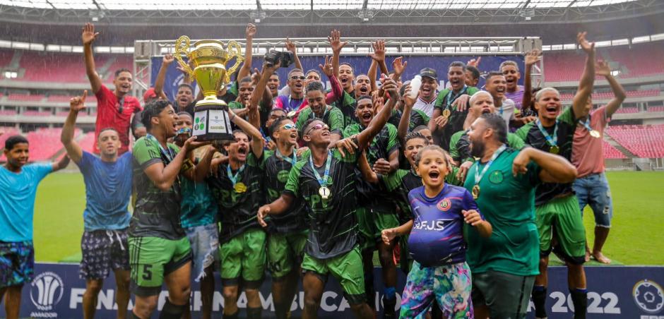 Pina vence nos pênaltis e se torna tetracampeão do Amador Sub-19