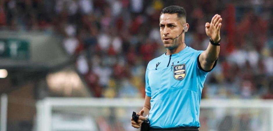 Rodrigo Pereira se torna o árbitro com mais jogos na Série A 2023
