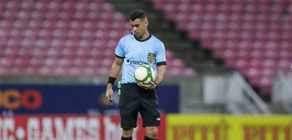 Paulo Belence apita Clássico dos Clássicos