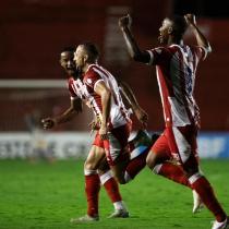 Com gols de Paulo Sérgio e Vinícius, Náutico vence o líder Caxias e sobe para o 6º lugar na Série C