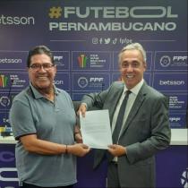 FPF entrega documentos para Lourival Silva