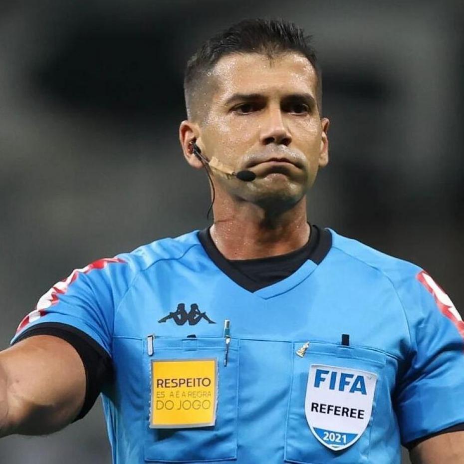 Bruno Arleu de Araújo-RJ apita jogo de ida da final entre Retrô x Sport
