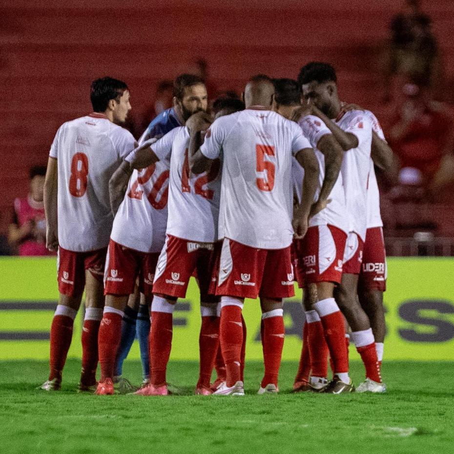 Náutico enfrenta Figueirense na 12ª rodada da Série C neste domingo (13)