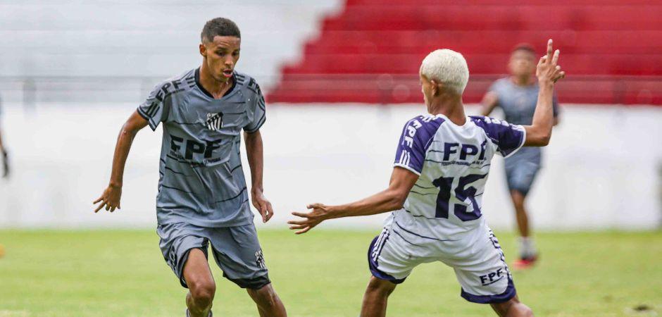 Final do Amador Sub-19 arrecada meia tonelada de alimentos