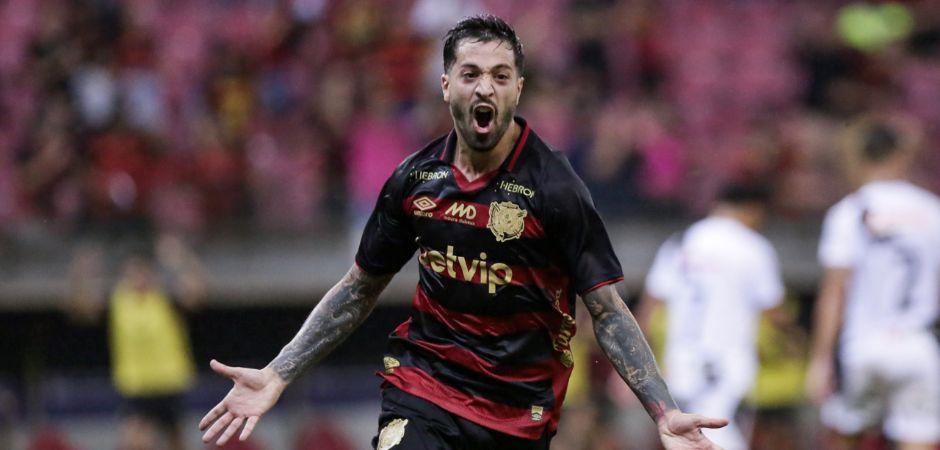 Sport vence Ponte Preta e volta ao G4 da Série B