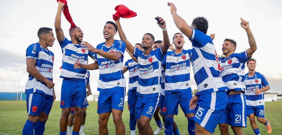 Jaguar conquista acesso inédito à elite do futebol pernambucano