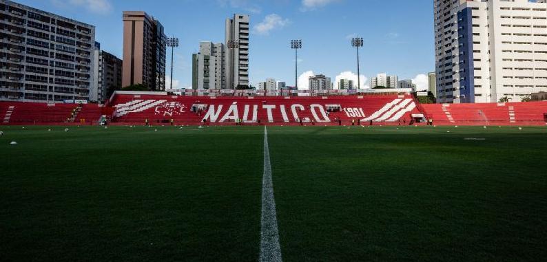 Em busca do G8 e com apoio da torcida, Náutico encara Ponte Preta, líder da Série C 