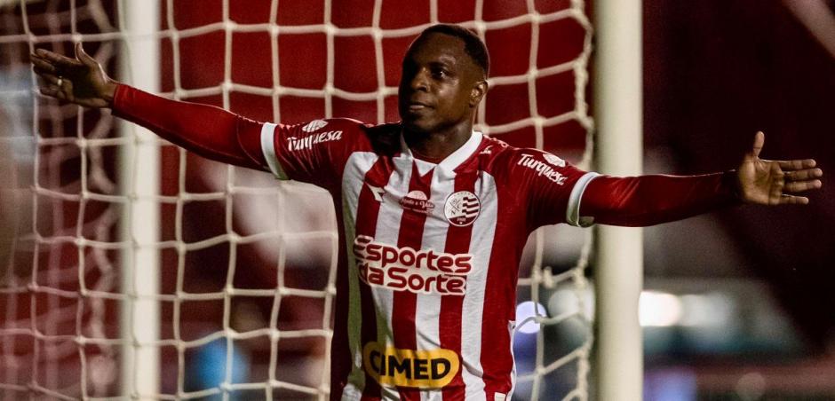 Náutico vence o Anápolis, garante classificação antecipada e amplia invencibilidade na Série C