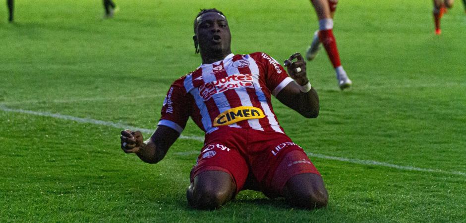 Náutico recebe Guarani em busca de mais uma vitória no quadrangular da Série C