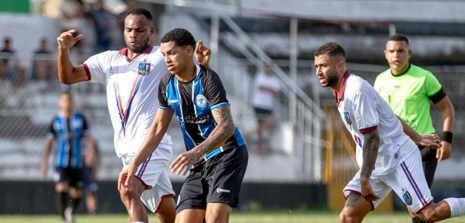 Vitória e Ypiranga fazem confronto direto pela liderança do grupo A na Série A2
