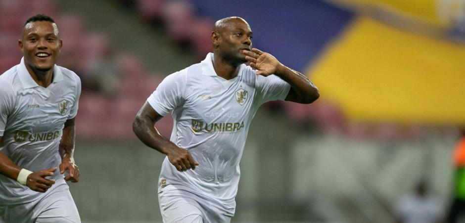 Retrô, atual vice-campeão, estreia com vitória expressiva no Pernambucano