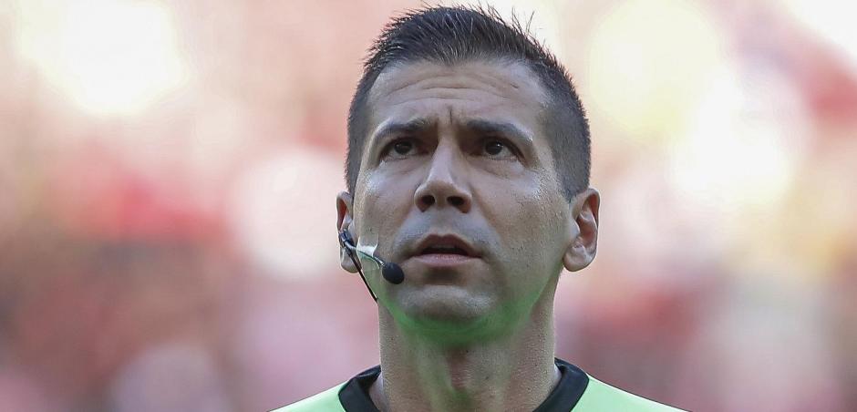 Definida a arbitragem dos jogos de ida das semifinais do PE 2026