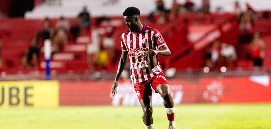 Náutico encara o CRB em confronto direto por reação na Série B