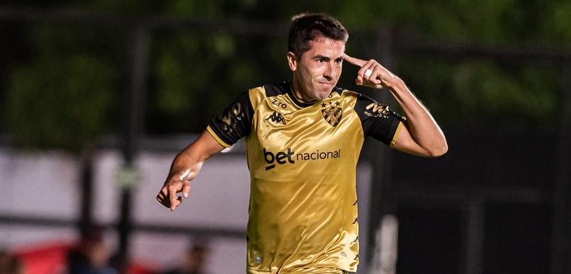 Sport vence Athletic e volta a se aproximar do G6