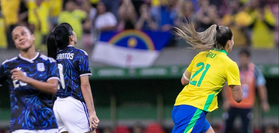 Arena de Pernambuco recebe mais de 29 mil torcedores em amistoso da Seleção Brasileira Feminina