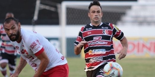 Santa Cruz cai sobre o Vila Nova e liga alerta no quadrangular