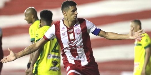 Náutico engata 3ª vitória em casa e fica perto de sair do Z4