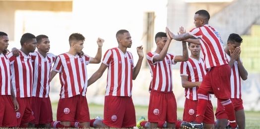Em busca de título inédito, Náutico enfrenta Fortaleza na Arena