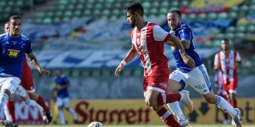 Náutico arranca empate com Cruzeiro e garante permanência na B