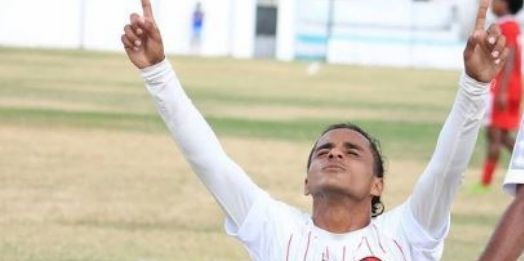 Artilheiro do Íbis na Série A2, Romarinho acerta com o Vera Cruz
