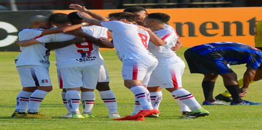 Santa Cruz goleia e avança na estreia da Copa do Brasil