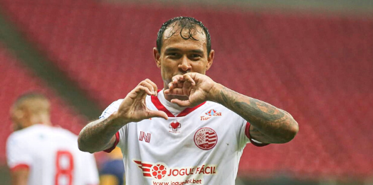 Náutico vence Retrô e dispara na liderança da Série A1