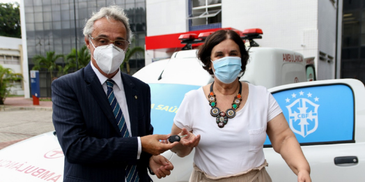 CBF e FPF entregam ambulância para o Hospital Oswaldo Cruz