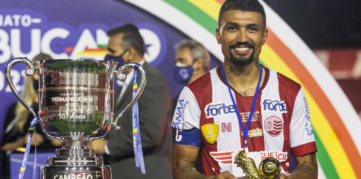 Kieza comemora título e artilharia do Estadual