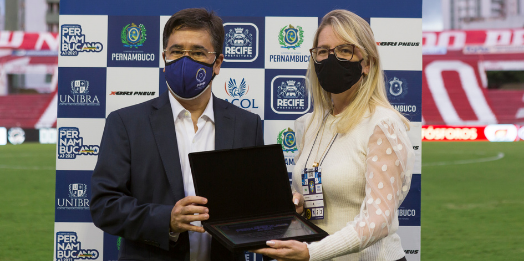 FPF presta homenagem para o ex-diretor Murilo Falcão