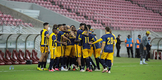 Retrô estreia com o pé direito na Série D