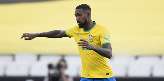 Brasil e Peru se enfrentam na Arena de Pernambuco