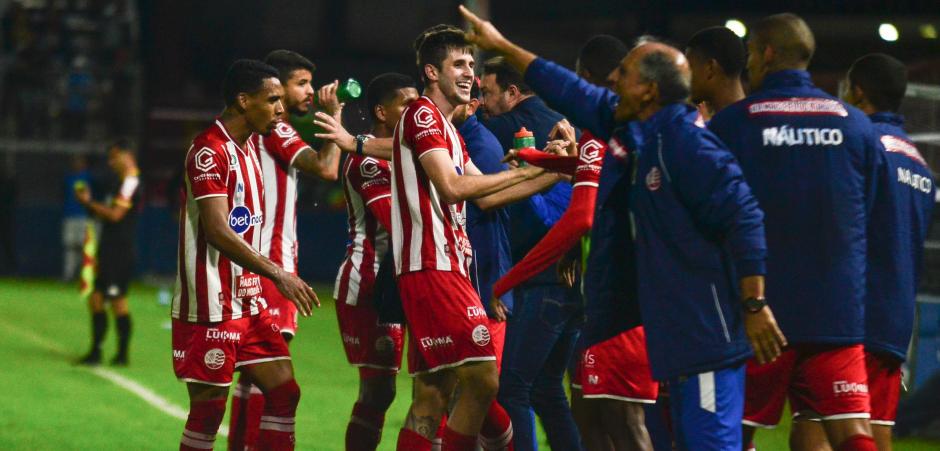 Náutico vence o Brusque fora de casa