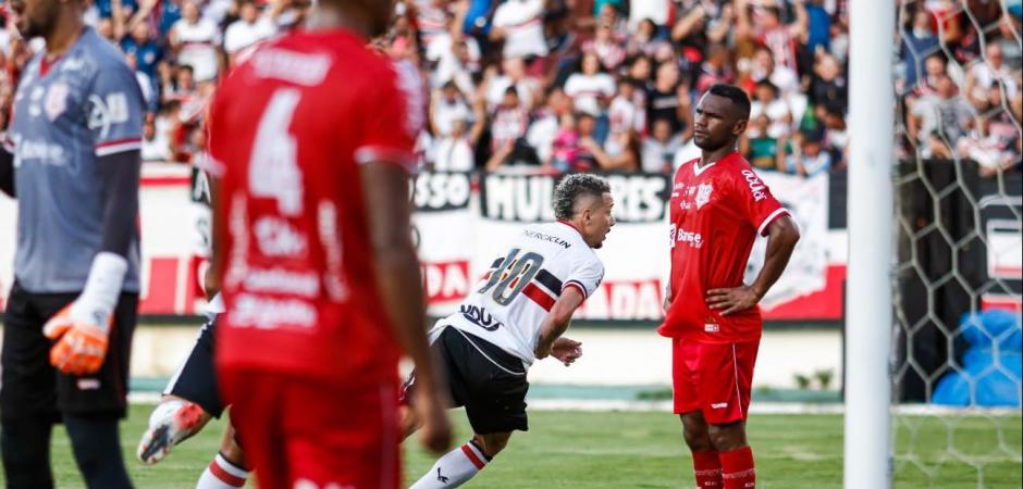 Santa Cruz vence o Sergipe e entra no G4
