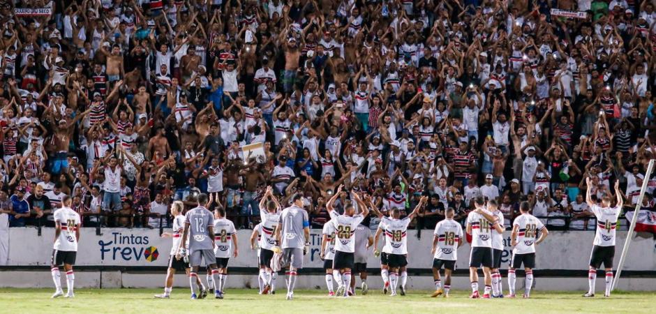 Santa Cruz conquista empate importante fora de casa