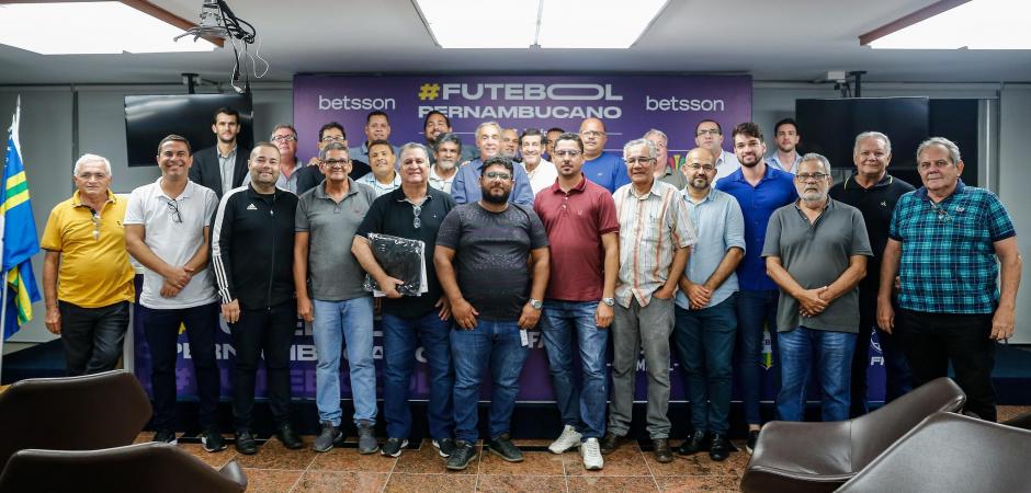 Presidentes dos clubes da Série A2 celebram aniversário da FPF