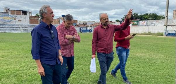 Presidente Evandro Carvalho acompanha melhorias no Limeirão