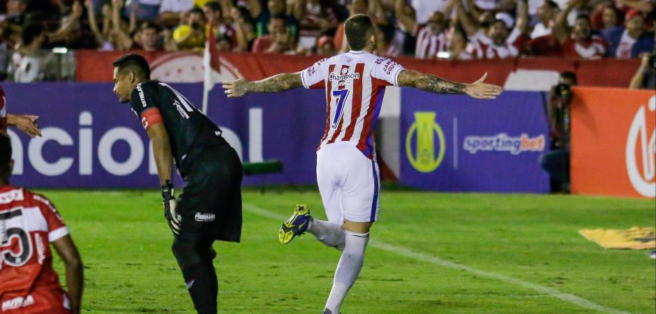 Náutico vence CRB nos Aflitos