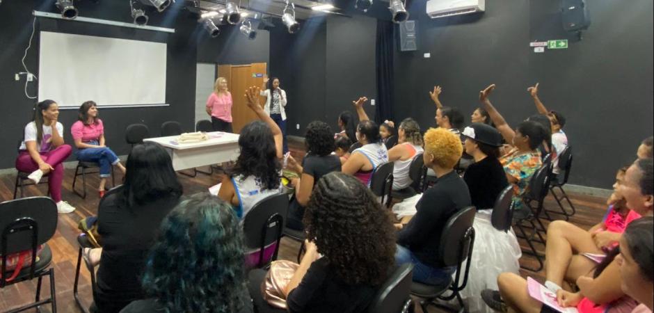 FPF Social participa de ação para marcar Outubro Rosa