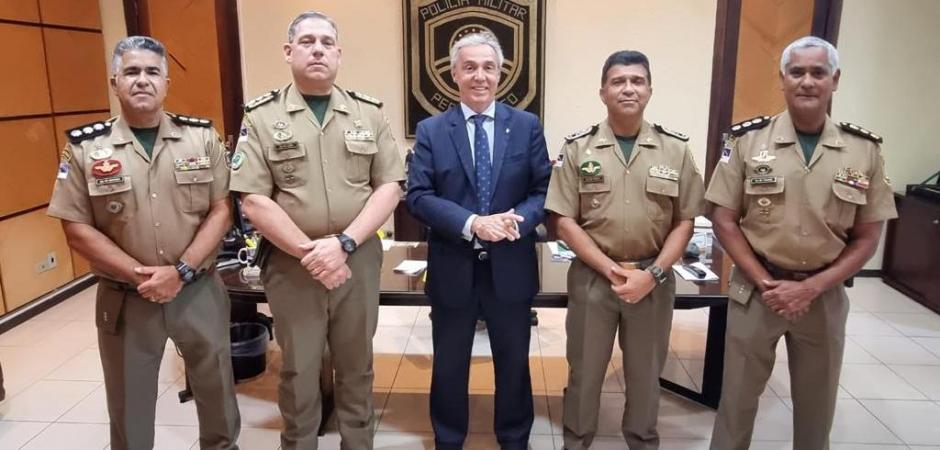 Evandro Carvalho se reúne com novo comando da PMPE