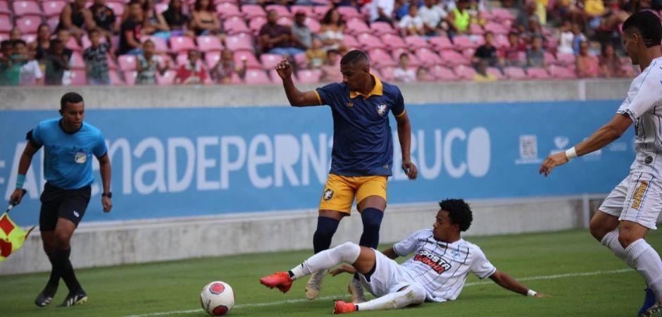 Sábado de jogos pelo estadual e Nordestão