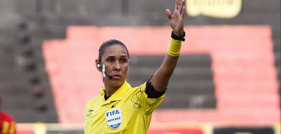 Deborah Cecília é escalada para apitar a Supercopa Feminina