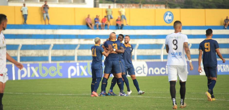 Média de três gols por jogo: Confira resumo da última rodada