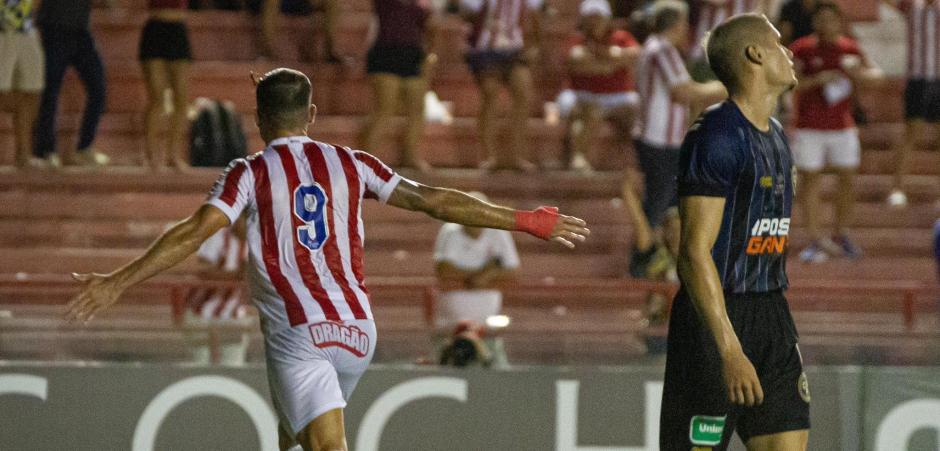 Náutico ganha do Porto e segue em busca da liderança do Pernambucano Betnacional
