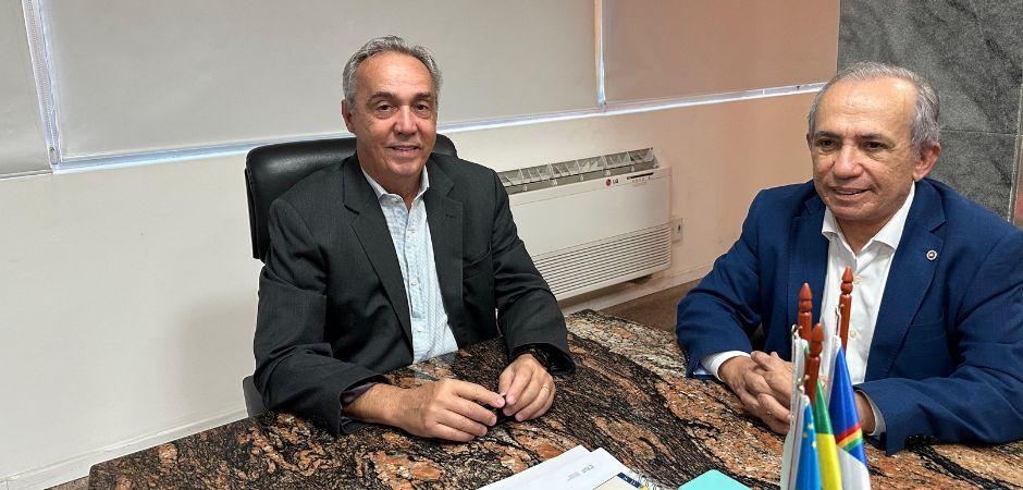 Presidente da FPF se reúne com Aguinaldo Fenelon