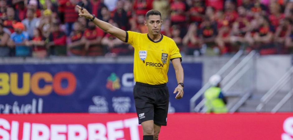 Árbitro pernambucano Rodrigo Pereira participará da pré-temporada da Conmebol